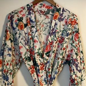Floral Wrap Robe In Bloom by Jonquil with Lace  Trimmed Sleeves NEW NWT